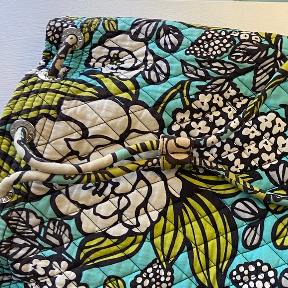 Vera Bradley island blooms drawstring bag - Picture 4 of 5